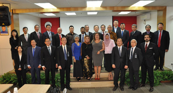 Group photo with the attendees of meeting in March 5