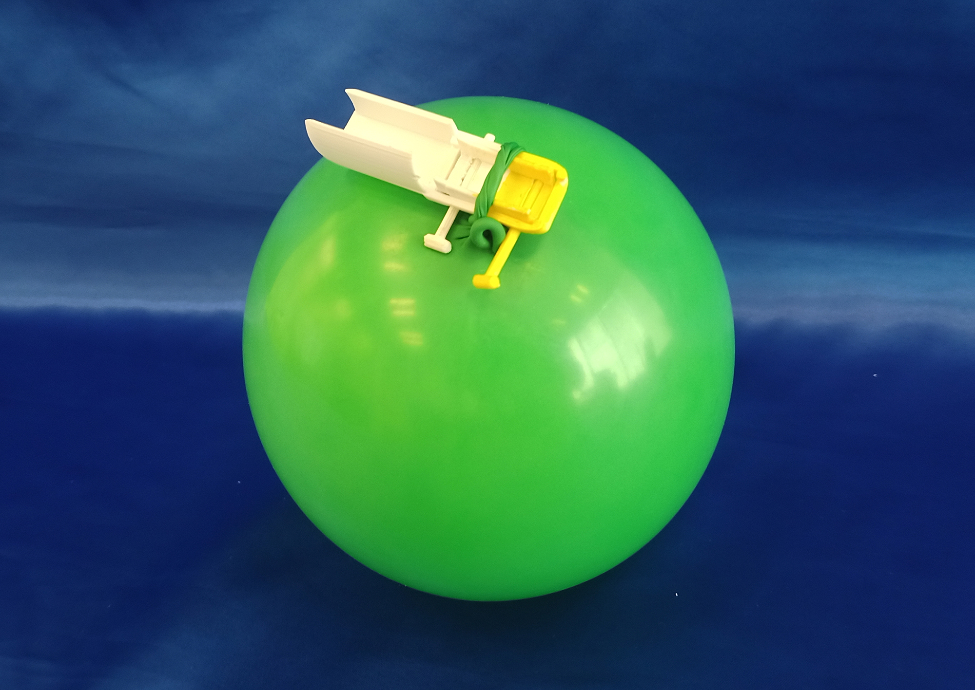 風船を結びやすくする道具